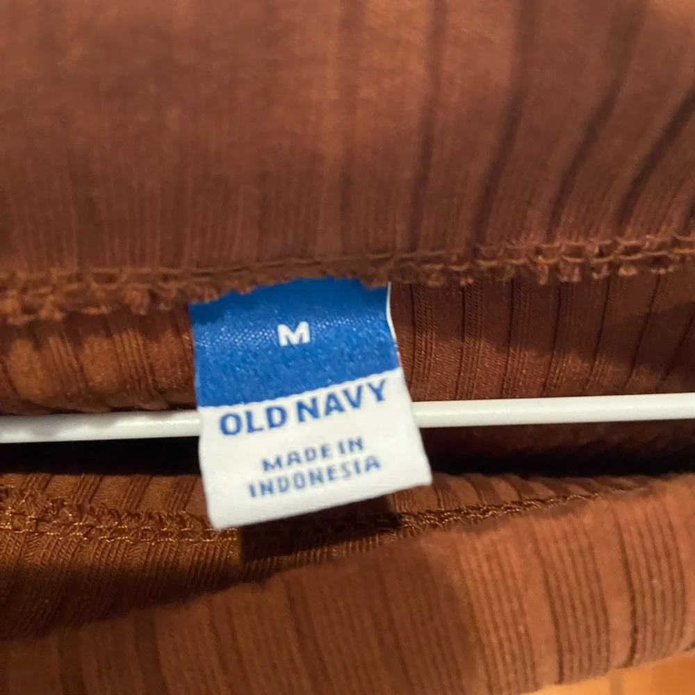 Old Navy Rust Ribbed Tank Top - Picture 3 of 3